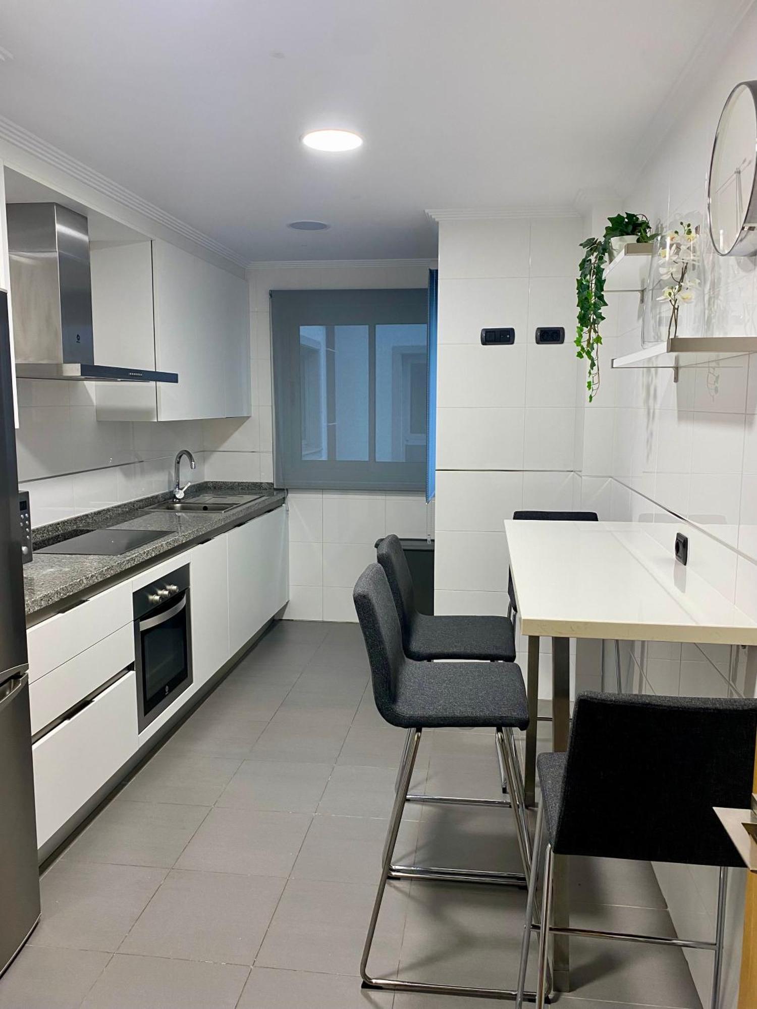 Parking, Vistas Al Mar Y Tres Habitaciones A Coruna Exterior photo